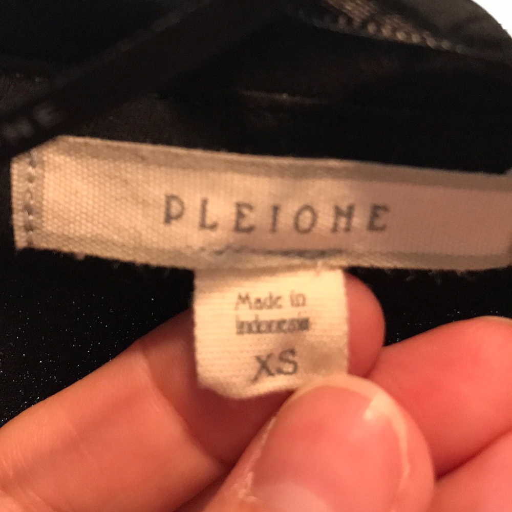 Pleione black blouse size XS - Picture 4 of 7
